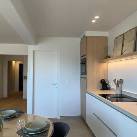 Luxury Apartment With Marina View And Free Parking Остенде