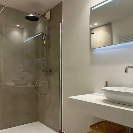 Luxury Apartment With Marina View And Free Parking * Остенде