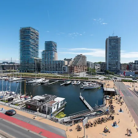 Luxury Apartment With Marina View And Free Parking Апартаменты