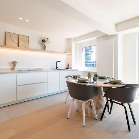 Апартаменты Luxury Apartment With Marina View And Free Parking *
