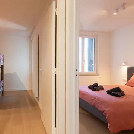 Апартаменты Luxury Apartment With Marina View And Free Parking
