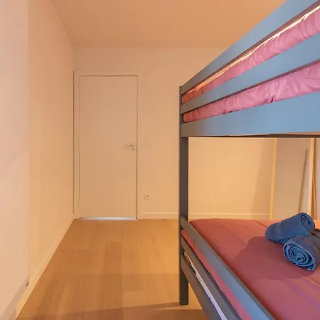 Апартаменты Luxury Apartment With Marina View And Free Parking *