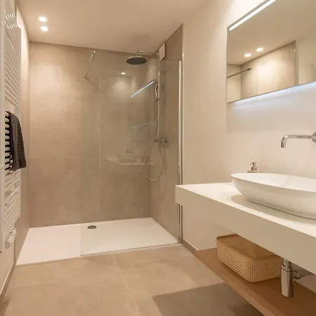 Luxury Apartment With Marina View And Free Parking * Остенде
