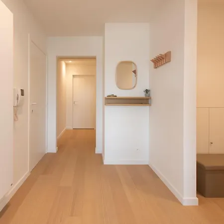 Апартаменты Luxury Apartment With Marina View And Free Parking *